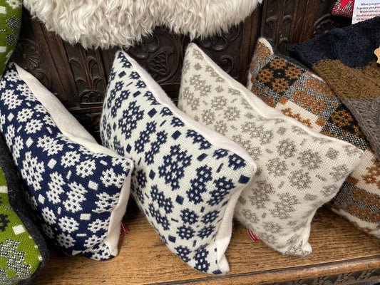 Welsh Tapestry Cushion – Gwyrdd, Gwyn & Du  blue and white
