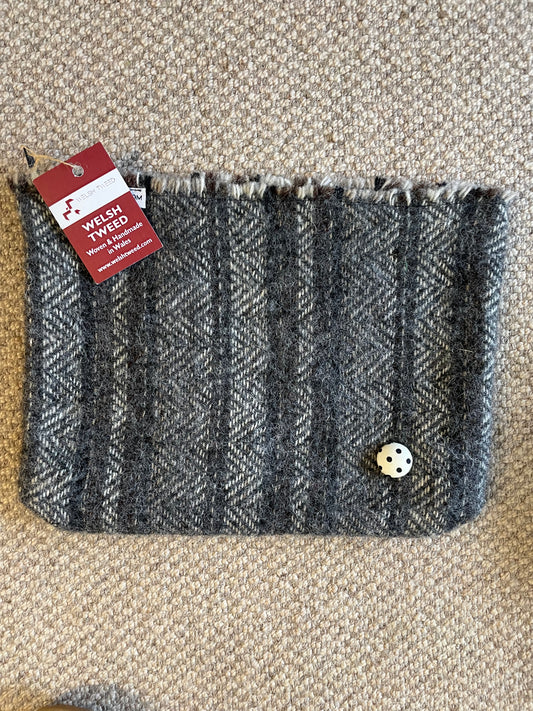 Welsh Tweed woven purse
