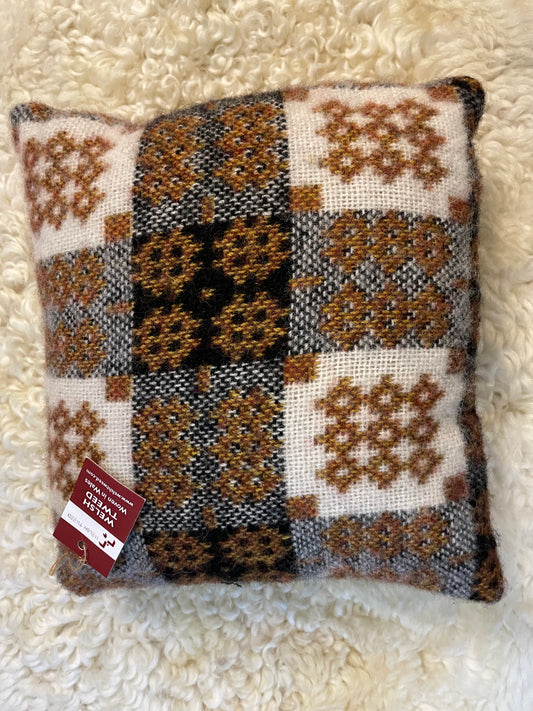 Welsh Tapestry Cushion – Gwyrdd, Gwyn & Du  brown