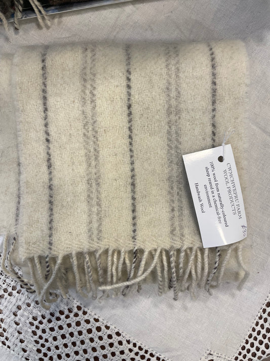 Woven woollen scarf Hufen