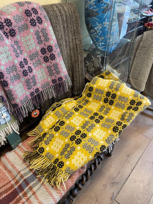 Welsh Tapestry Blanket Codiad Haul